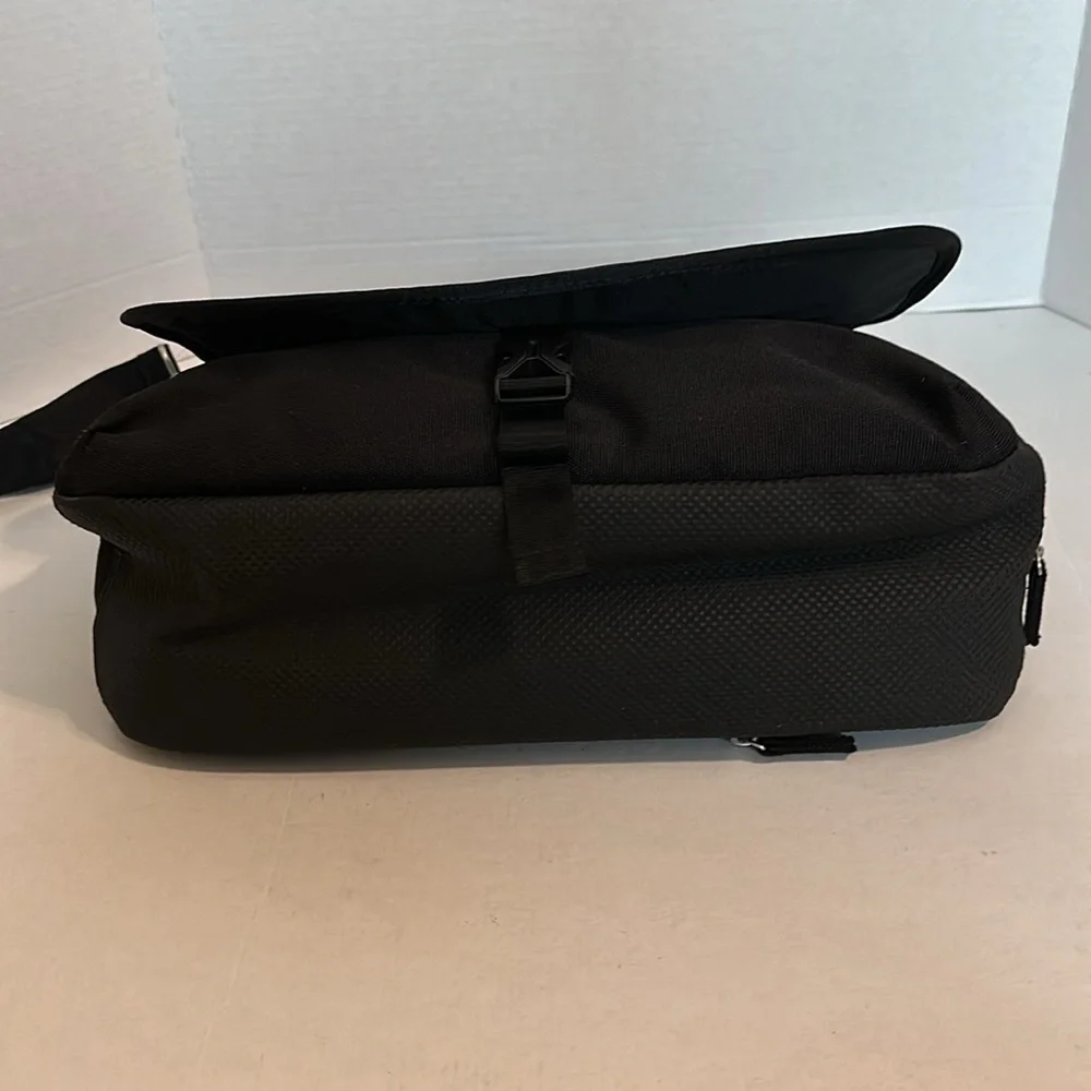 Ruggard Red Series Scarlet Tech Messenger Bag black and red